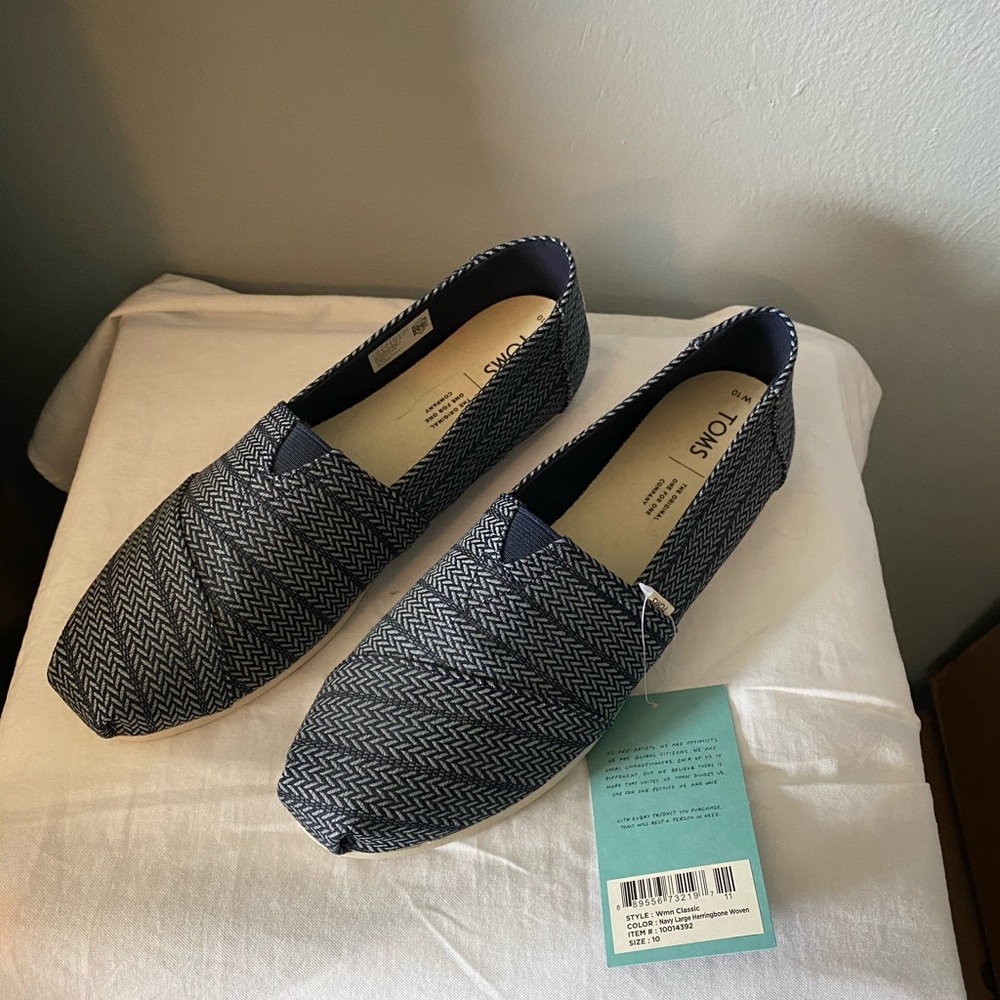 Toms flats, new with tags